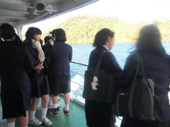船で十和田湖観光