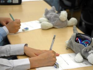 大切と感じたところをメモしている様子